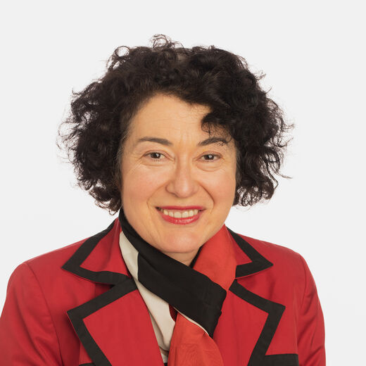 Portrait photo of Anna Notaro