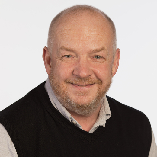 Portrait photo of Gary Roberts