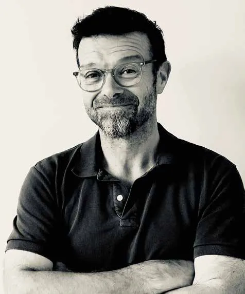 Portrait photo of Simon Cooper