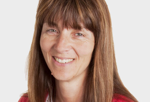 Portrait photo of Jenni Harvey