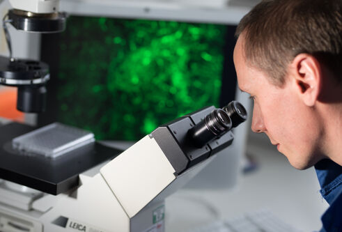 Life Sciences researcher