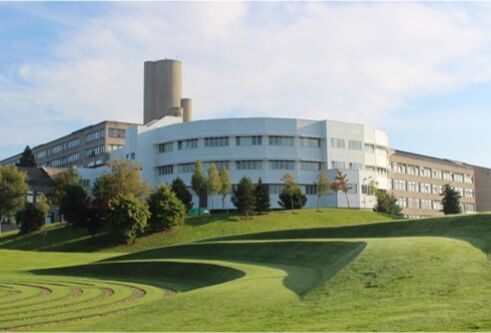 ninewells hospital building on rolling green hill 