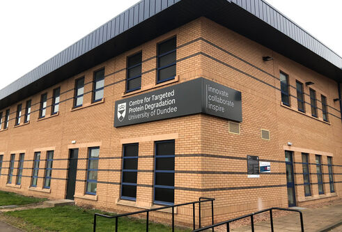 The CeTPD building in yellow brick 