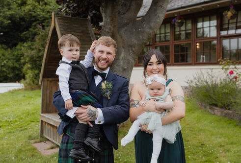 Lindsey with her husband Jayden, son Lonnie, and daughter Harlow