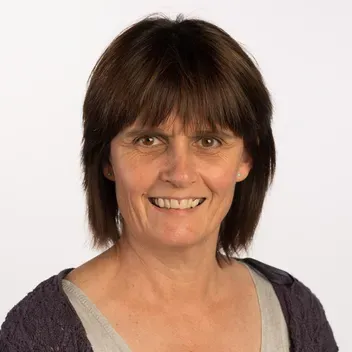 Portrait photo of Amanda E Shaw