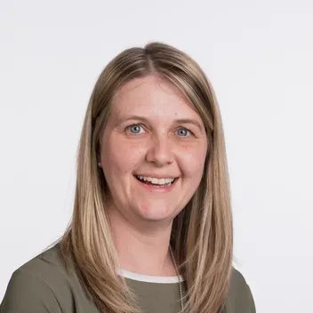 Portrait photo of Amanda Shaw