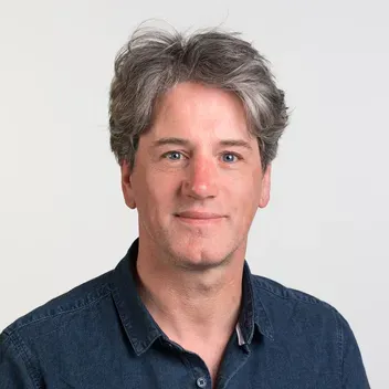 Portrait photo of Andy Milligan