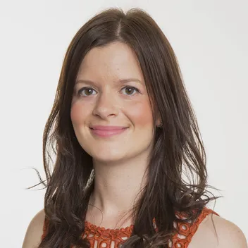 Portrait photo of Anna Gavine