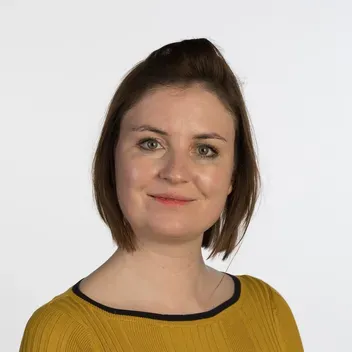 Portrait photo of Charlie Middleton