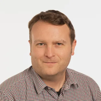 Portrait photo of Chris Benwell