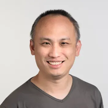 Portrait photo of Chris Lim