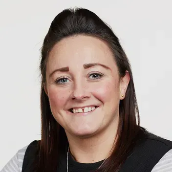 Portrait photo of Claire Nicoll