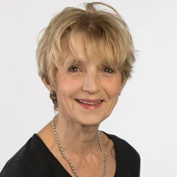 Portrait photo of Elaine Shemilt