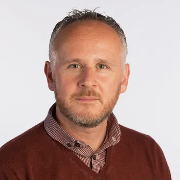 Portrait photo of Fraser Bruce