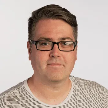Portrait photo of Gary Saunders