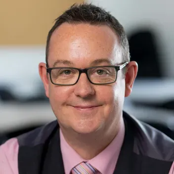 Portrait photo of Hugh Gunn