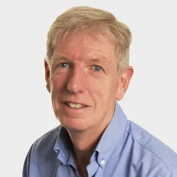 Portrait photo of Ian Forgie