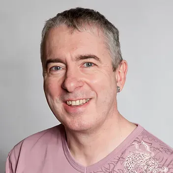 Portrait photo of Ian Ellis