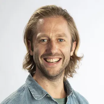 Portrait photo of Jonathan Brown