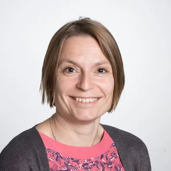 Portrait photo of Jorunn Bos