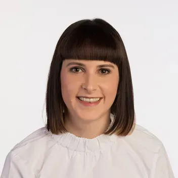 Portrait photo of Linsey McIntosh