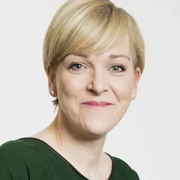 Portrait photo of Louise Connor
