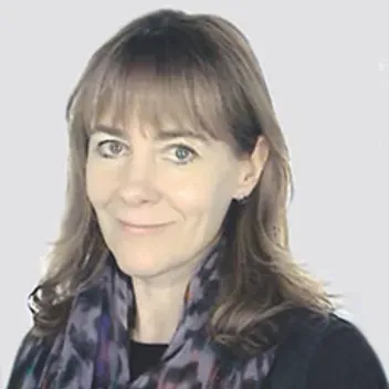 Portrait photo of Lynne Duncan