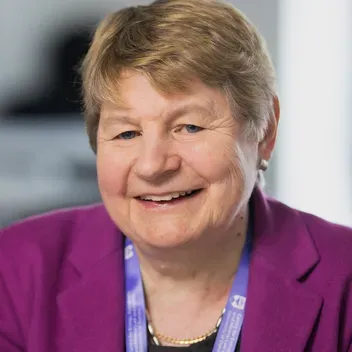 Portrait photo of Margot Loudon