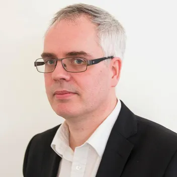 Portrait photo of Martin Jones