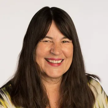 Portrait photo of Mary Modeen