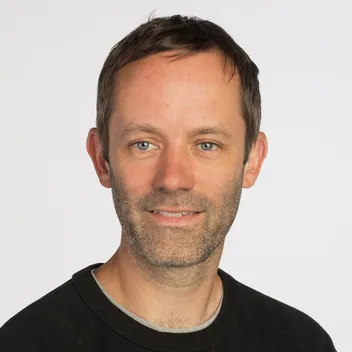 Portrait photo of Michael Peter