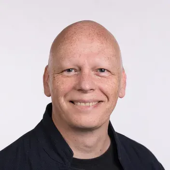 Portrait photo of Murray Simpson