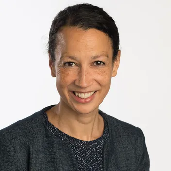 Portrait photo of Nicola Tully