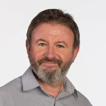 Portrait photo of Paul Smith