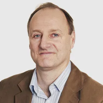 Portrait photo of Peter Donnan