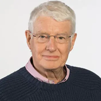 Portrait photo of Robin White