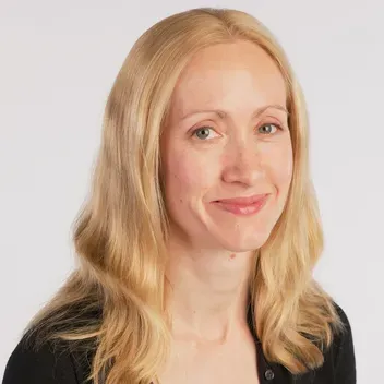 Portrait photo of Sarah Coulthurst