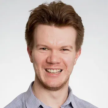 Portrait photo of Steven Gellatly