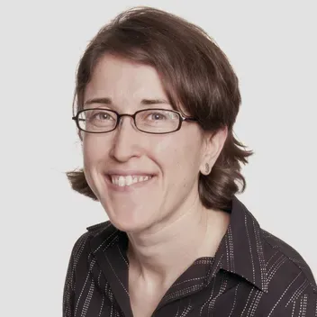 Portrait photo of Suzanne Grant