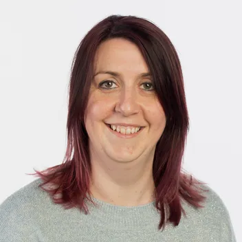 Portrait photo of Suze Farrell