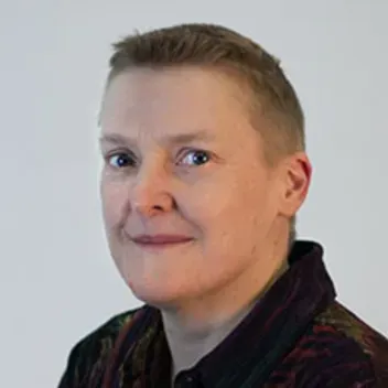 Portrait photo of Tracey Dixon