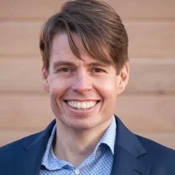 Portrait photo of Bart Rienties