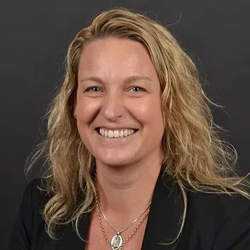 Portrait photo of Caroline Gibb