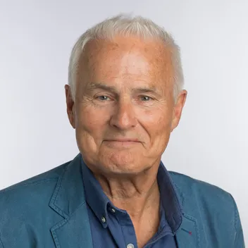 Portrait photo of Graeme Martin