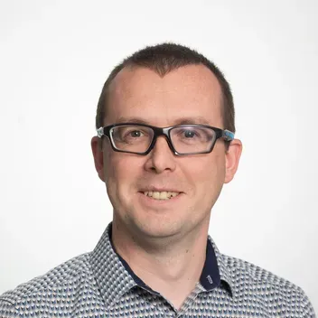 Portrait photo of Paul McIntosh