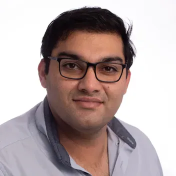 Portrait photo of Hamza Khan