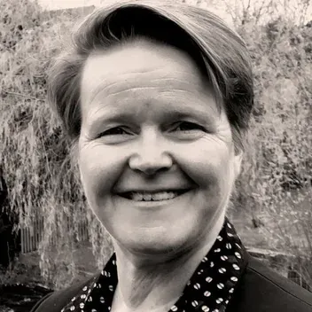 Portrait photo of Pauline Mack