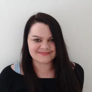 Portrait photo of Denise MIlne