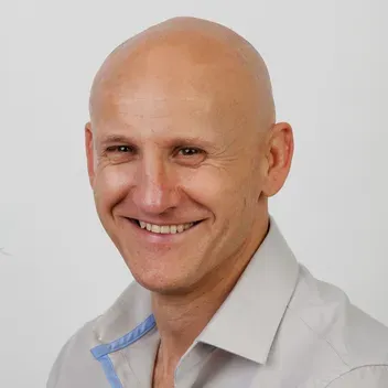 Portrait photo of Fordyce Davidson