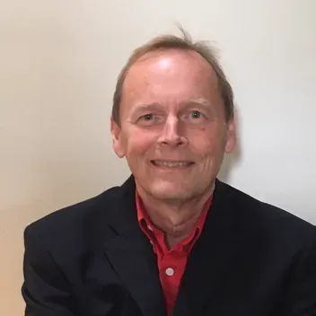 Portrait photo of Mark Bennett